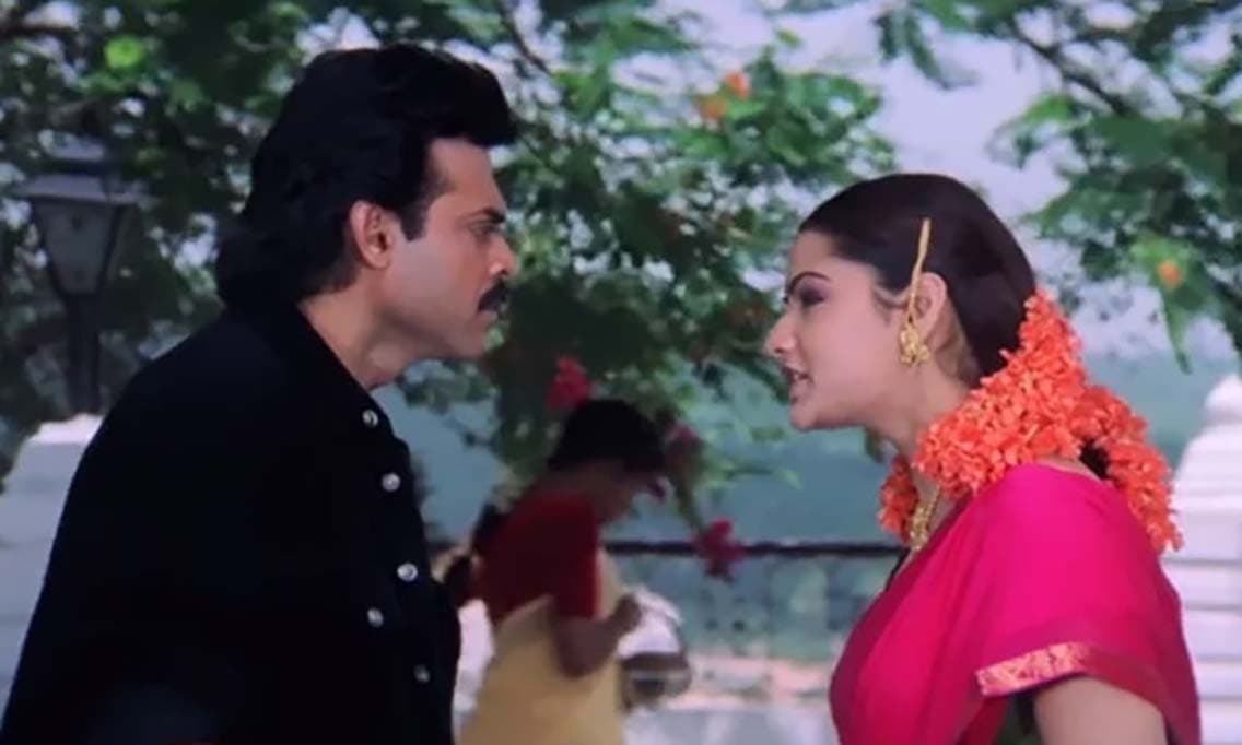 Nuvvu Naaku Nachav (2001)